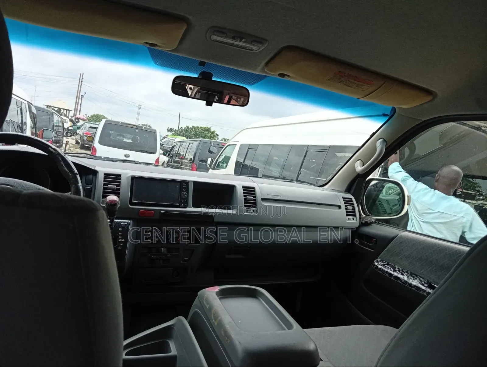 Toyota HiAce 2012 White