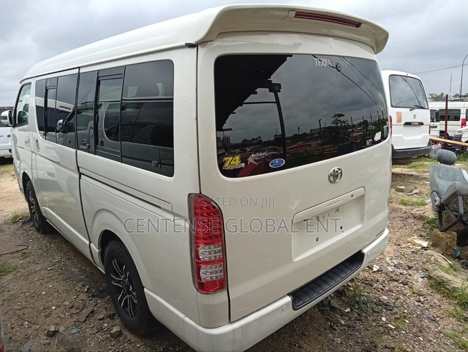 Toyota HiAce 2012 White