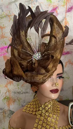 Luxury Freeform Facinator