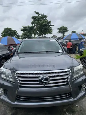 Lexus LX 570 (5 seats) AWD 2015 Gray