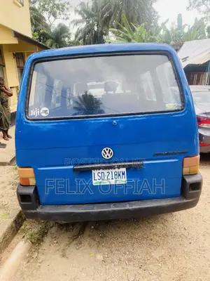 Volkswagen Transporter 2005 Blue