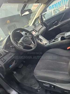 Toyota Venza LE FWD 2013 Gray