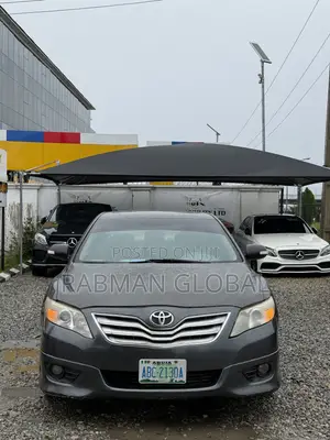 Toyota Camry SE 4dr Sedan (2.5L 4cyl 6AM) 2010 Gray