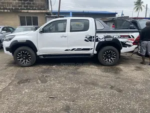 Hilux Body Sticker