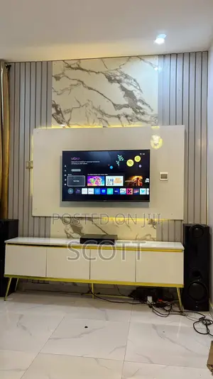 Modern Wooden TV Console/Media Stand With Drawers.