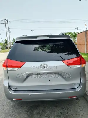 Toyota Sienna Limited 7-Passenger 4dr Minivan (3.5L 6cyl 6A) 2014