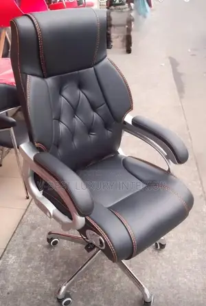 Executive Director Office Chair – Premium Leather Comfort