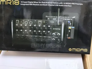 Behringer Mixer MR18