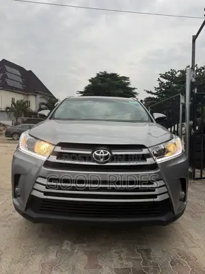 Toyota Highlander XLE 4x2 V6 (3.5L 6cyl 8A) 2017 Silver