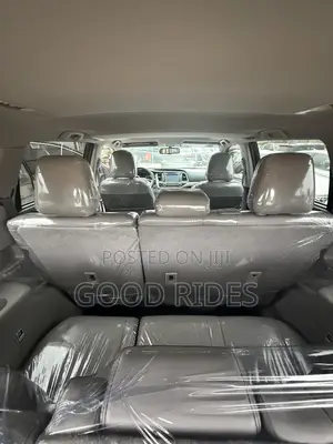 Toyota Highlander XLE 4x2 V6 (3.5L 6cyl 8A) 2017 Silver