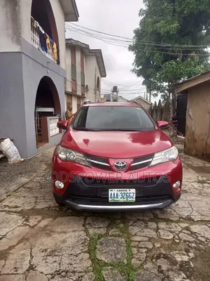 Toyota RAV4 2015 Red