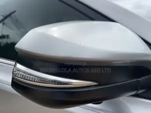 Toyota RAV4 Platinum 4dr SUV (2.5L 4cyl 6A) 2018 Silver
