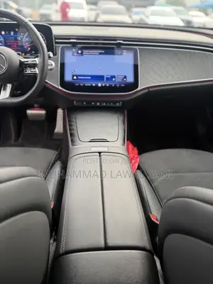 New Mercedes-Benz E200 2025 Black
