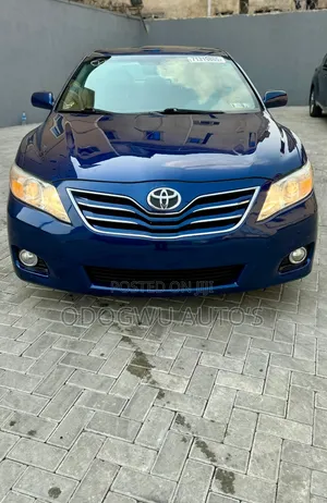 Toyota Camry XLE V6 4dr Sedan (3.5L 6cyl 6AM) 2010 Blue
