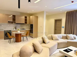 Luxury 2bedroom With a Suspended Pool, 24/7 Electricity Etc
