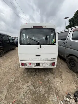 Suzuki Every 2012 White