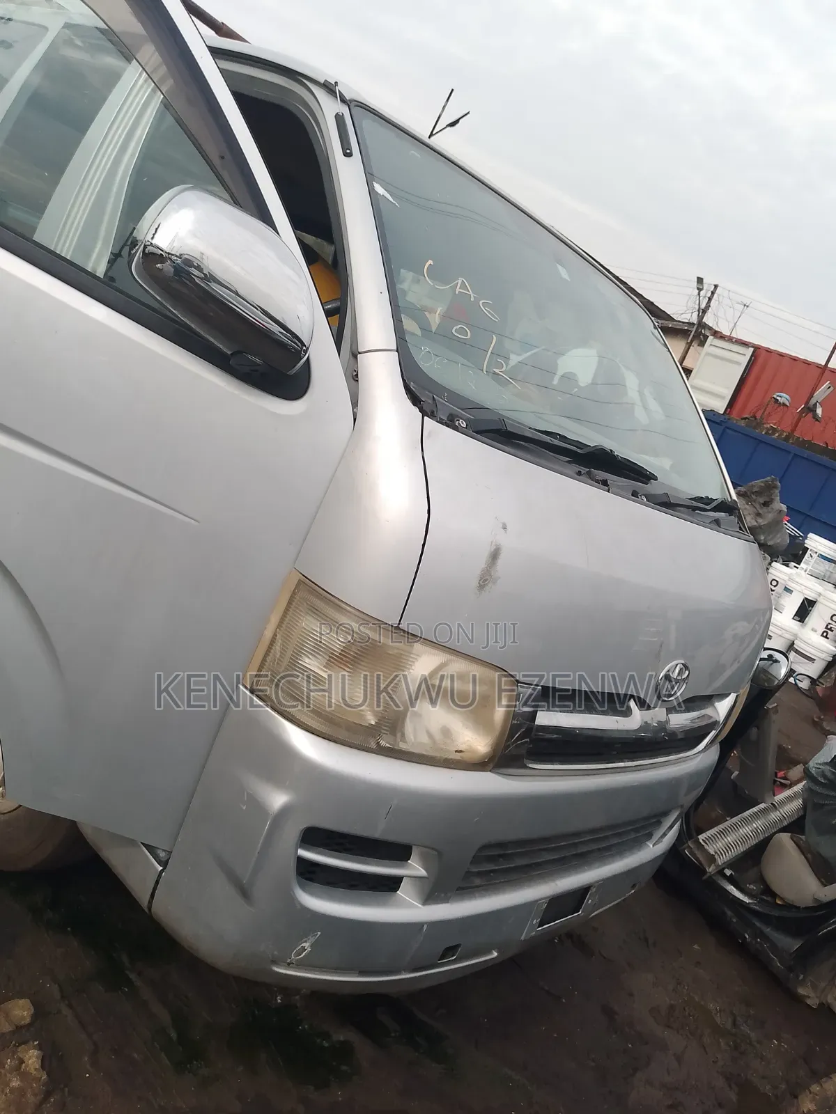 Toyota HiAce 2012 White
