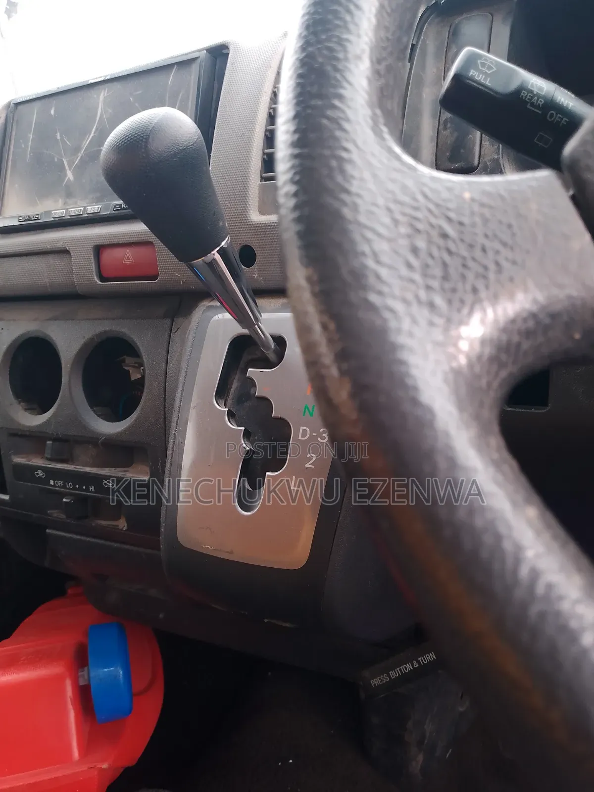 Toyota HiAce 2012 White
