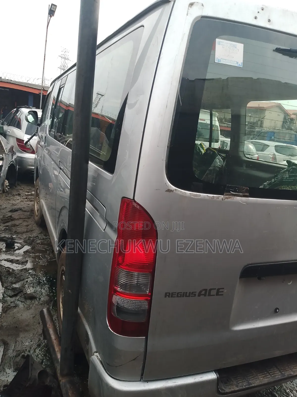 Toyota HiAce 2012 White