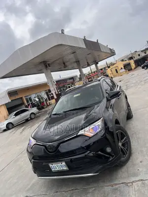 Toyota RAV4 Limited AWD (2.5L 4cyl 6A) 2017 Black