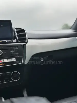 Mercedes-Benz GLE-Class 2016 White