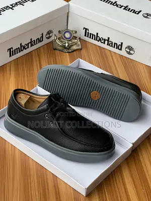 Timberland Men's Grained Leather Lace Up Shoes With Grey Soles