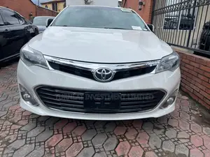 Toyota Avalon Limited 4dr Sedan (3.5L 6cyl 6A) 2014 White