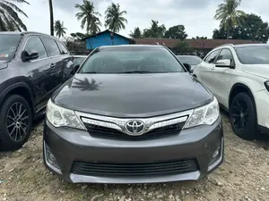 Toyota Camry SE 4dr Sedan (2.5L 4cyl 6A) 2013 Gray