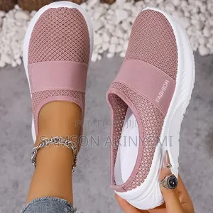 Woman Lightweight Slip-on Walking Sneakers