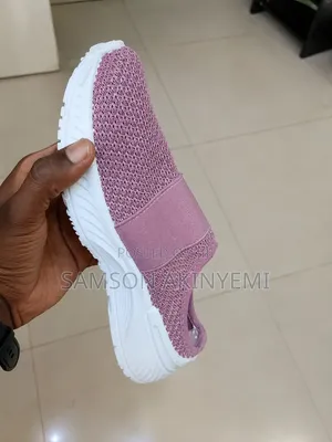 Woman Lightweight Slip-on Walking Sneakers
