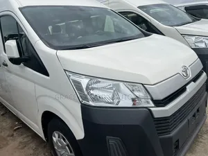 Toyota HiAce 2021 White