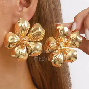 Statement Earing