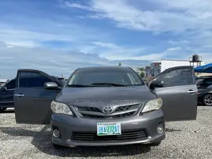 Toyota Corolla 2012 Gray
