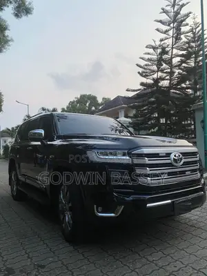 2025 Toyota Landcruiser Available for Hire