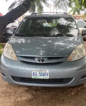 Toyota Sienna for Hire