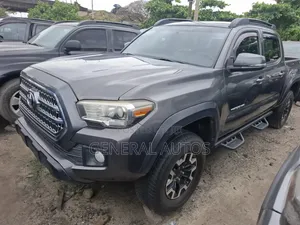 Toyota Tacoma 2018 Gray