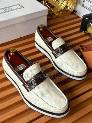 Off White a Touch of Brown Shoes OSO 7p