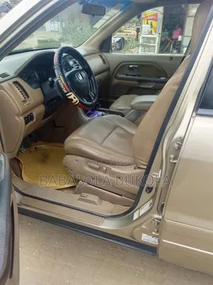 Honda Pilot 2005 Gold