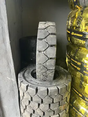 Tokusen 5.00-8 Solid Forklift Tyre – Durable Heavy Duty
