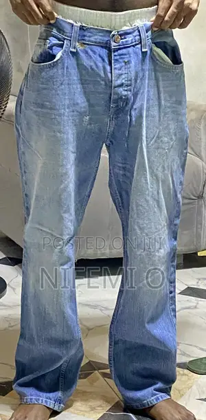 Vintage Light Wash Straight-Leg Denim Jeans