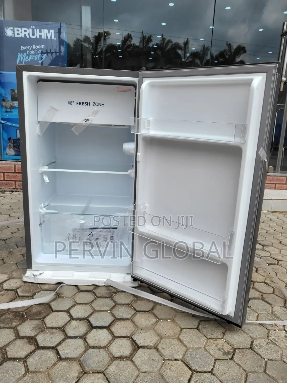 Hisense Table to Fridge Ref093dr 93l