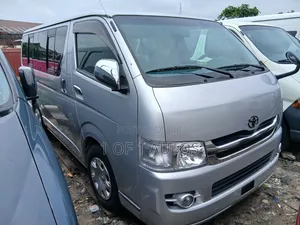 Toyota HiAce 2015 Silver