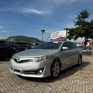 Toyota Camry 2014 Silver