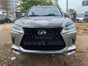 Lexus LX 2019 Gold