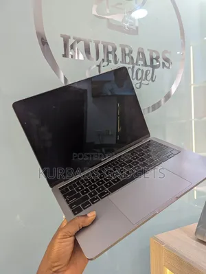 Laptop Apple MacBook Pro 2016 16GB Intel Core i7 SSD 512GB