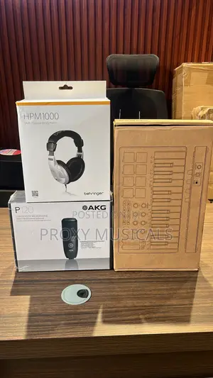 Behringer HPM1000 Headphone, AKG P120 Mic M-Vave SMK25 MIDI Keyboard