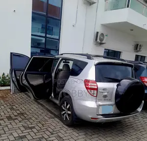 Toyota RAV4 2011 Silver