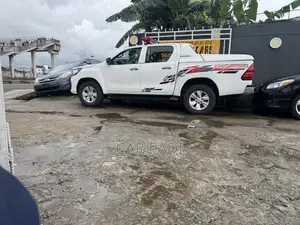 Toyota Hilux 2020 White