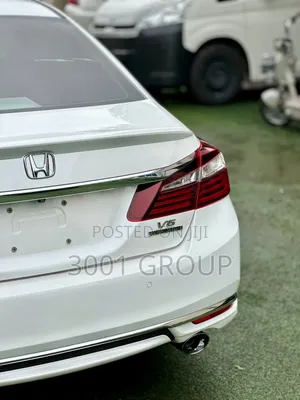 Honda Accord Touring 4dr Sedan FWD (3.5L 6cyl 6A) 2016 White