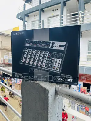 Yamaha 8 Channels Mixer